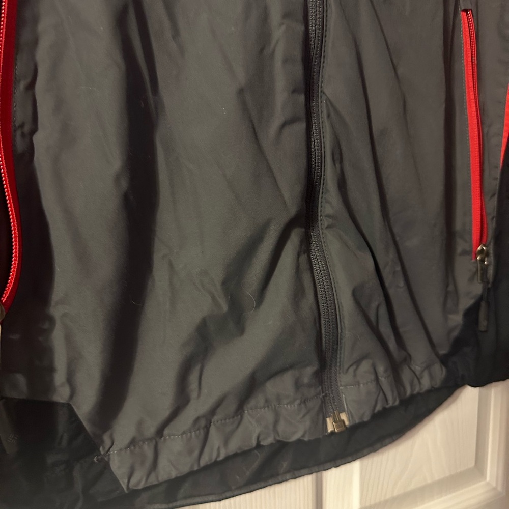 Columbia Two-Tone Jacket with Red Highlights - Picture 3 of 10